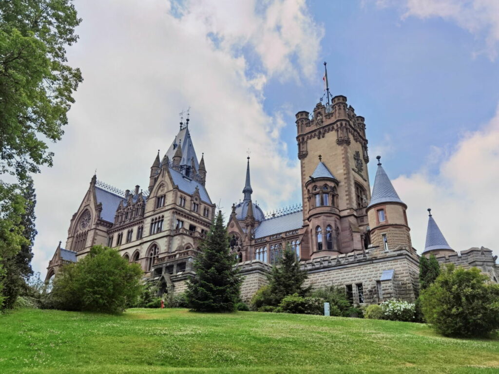 Eine der Drachenfels Sehenswürdigkeiten: Schloss Drachenburg