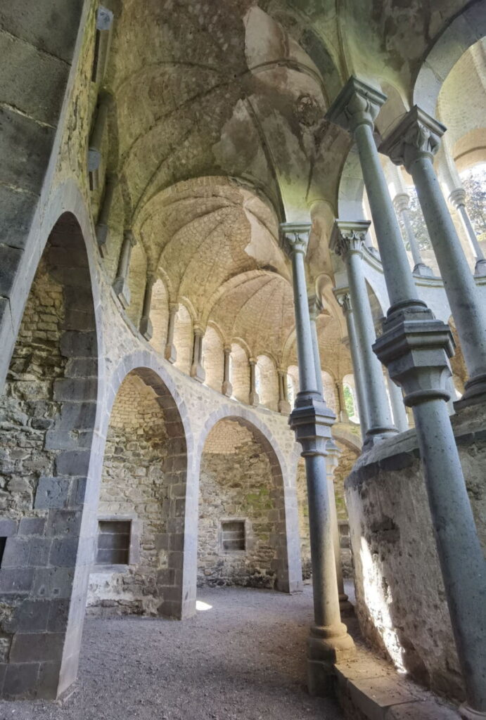 Die sehenswerte Klosterruine Heisterbach in Königswinter, Siebengebirge