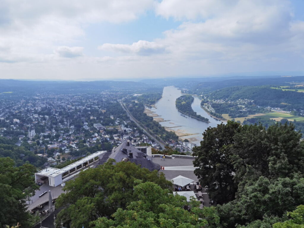 Ausblick vom Drachenfels auf die Insel Nonnenwerth